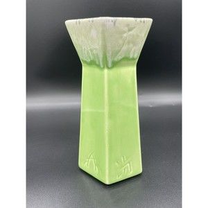 HULL USA VINTAGE VASE - PAGODA P3 AMERICAN ART WITH CHINESE SCRIPT - GREEN USA